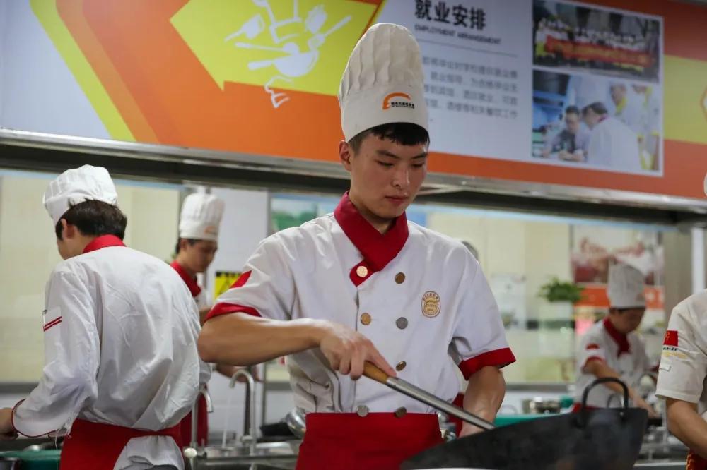 上海新东方烹饪学校，烹饪教育的璀璨光芒