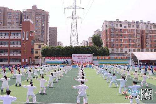 学校优化课间操，全面提升学生健康水平