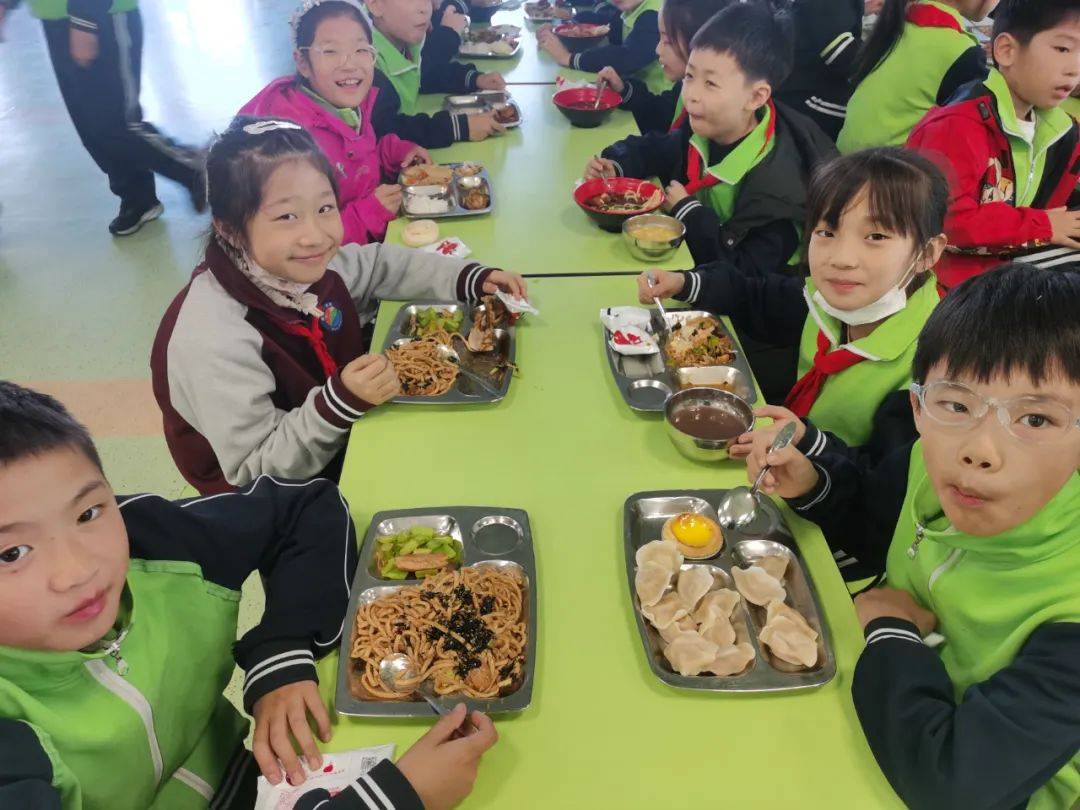 学校推广健康饮食与运动习惯，塑造学生健康生活方式的实践之路