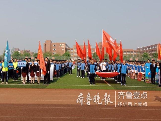 聊城大学校训，铸就卓越，砥砺前行，引领未来之路