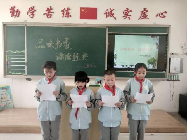 学校黄，独特色彩与氛围的交织