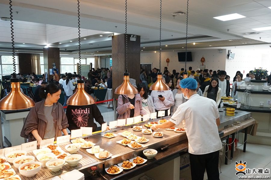 学校美食节，味蕾盛宴狂欢日