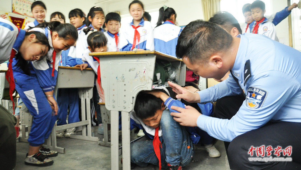 学校防震，构建安全校园学习环境