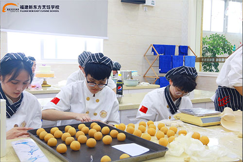 西点烹饪学校，匠心独运的美食人才摇篮